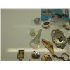 Image 5 : 35 Misc. items - pins and other things