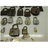 Image 3 : 18 Vintage Padlocks