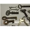Image 2 : 33 Vintage Keys
