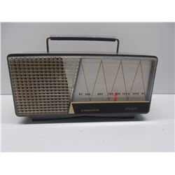 Holiday 6 Transistor AM Radio