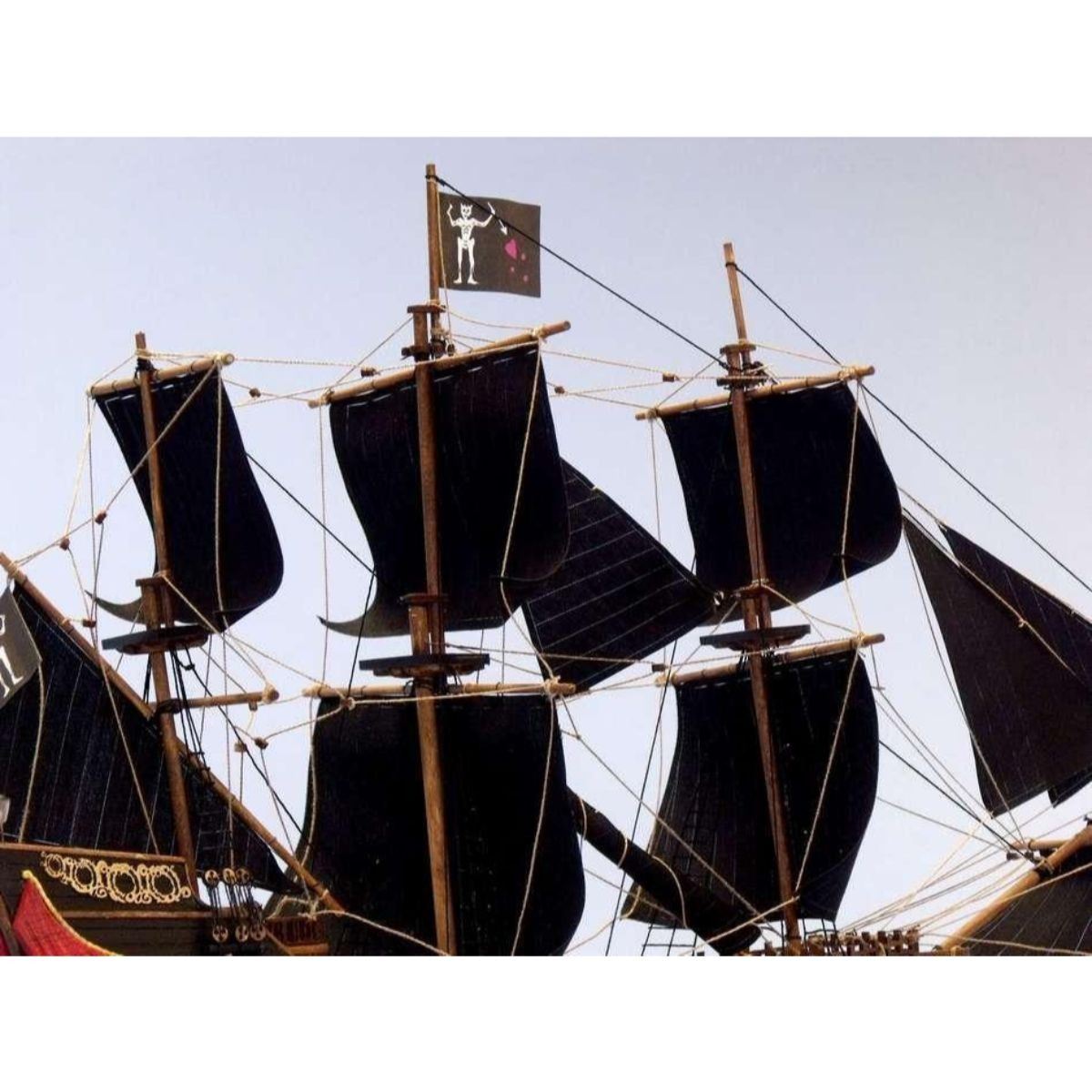 Blackbeard's Queen Anne's Revenge Model Pirate Ship Limited 24