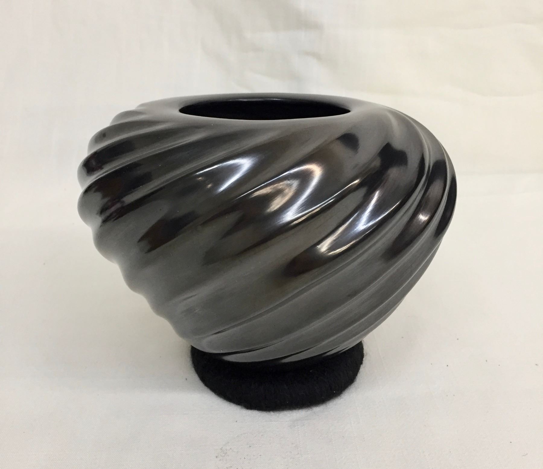 MATA ORTIZ POT WITH LIZARDS