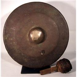 A RARE DAYAK GONG AND MALLET (Iban),c.1930s, of b