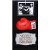 Image 1 : Joe Frazier signed boxing glove PSA
