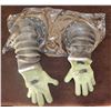 Image 1 : BUBBLE BOY SCREEN USED ARMS WITH GLOVES JAKE GYLLENHAAL 1