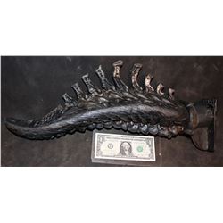 AVPR PREDALIEN XENOMORPH HERO TOP SPINAL BACK HORN