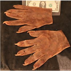 X-MEN ORIGINS SABRETOOTH SCREEN USED STUNT STAGE 2 SILICONE GLOVES WITH CLAWS 4