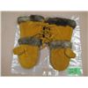 Image 2 : pair of beaded and fringed Mitts