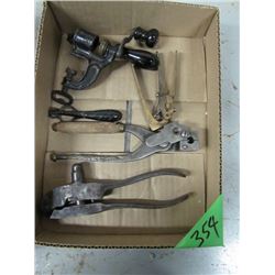 box with old handloaders Etc 2520 WCF