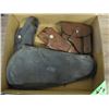 Image 1 : lot with 3 holsters and handgun case