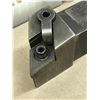 Image 2 : CARBOLOY MDJNR-16-5 INDEXABLE TOOL HOLDER W/ CARBIDE INSERTS