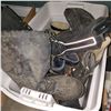 Image 2 : TOTE OF WORK BOOTS