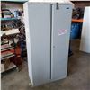 Image 1 : 2-DOOR METAL STORAGE CABINET