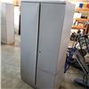 Image 1 : 2-DOOR METAL STORAGE CABINET
