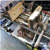 Image 1 : GREY COLUMBIAN 4 x 7 VICE