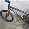 Image 2 : GREY NO NAME BMX BIKE