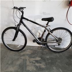 BLACK AND GREY GIANT CYRPESS BIKE