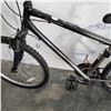 Image 2 : BLACK AND GREY GIANT CYRPESS BIKE