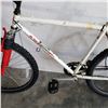 Image 2 : WHITE SPECIALIZED BIKE