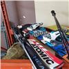 Image 3 : LOT OF SKIS AND SNOWBOARDS
