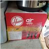 Image 2 : 2 INSTANT POTS, HOOVER VACUUM STORE RETURNS NOT WORKING