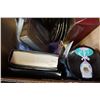Image 3 : BOX OF ESTATE COLLECTIBLES AND BRADFORD EXCHANGE PLATES