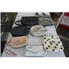 Image 1 : 5 DESIGNER HANDBAGS