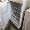 Image 3 : WHITE GE FRIDGE WITH FREEZER TESTED AND WORKING GUARANTEED
