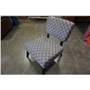 Image 1 : MODERN GREY ACCENT CHAIR