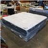 Image 1 : KINGSIZE SEALY CASTLE POINT COMFORT EURO TOP MATTRESS, MEDIUM FIRM