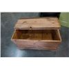 Image 2 : VINTAGE PINE TRUNK