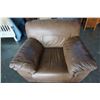 Image 2 : LEATHER ARMCHAIR