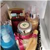 Image 2 : GIFT BASKET OF BEAUTY PRODUCTS