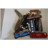 Image 2 : TRAY OF POCKET KNIVES