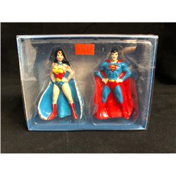 SUPERMAN & WONDER WOMAN SALT & PEPPER SHAKERS (JUSTICE LEAGUE)