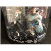 Image 2 : BNIB Ultra Rare - THE UMBRELLA ACADEMY 6 PIECE FIGURE SET