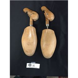 Vintage Pair of Wooden Shoe Forms Size 6