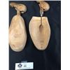 Image 2 : Vintage Pair of Wooden Shoe Forms Size 6
