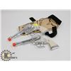 Image 1 : A PAIR OF TOY CAP GUNS WITH ONE HOLSTER