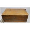 Image 1 : ANTIQUE HARDWARE STORE DISPLAY BOX.