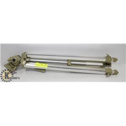 TRAVEL LITE QUICKSET TRIPOD   2' - 5' HEIGHT