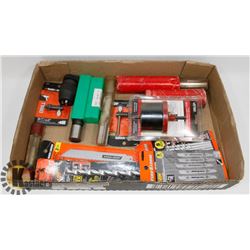 FLAT OF ARBOURS, CHUCKS, DRILL BITS AND MORE.