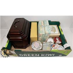 BOX OF COLLECTABLE JEWELLERY BOXES AND TINS