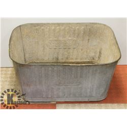ANTIQUE GALVANIZED BEATTY WASH TUB
