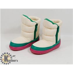NEW GIRLS RAOUL PINK/GREEN & WHITE SIZE 7/25 KIDS