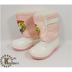 UNUSED PAIR OF SIZE 12 GIRLS "SNOOPY" WINTER BOOTS