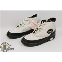 NEW DAOUST BOYS BLACK/WHITE SIZE 5 KIDS WINTER