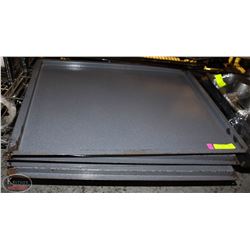 5 LARGE HD BAKING / OVEN-TRAYS