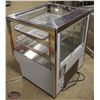 Image 2 : LEADER 3' COMMERCIAL GLASS LIGHT-UP DISPLAY CASE