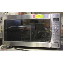 PANASONIC 1200W MICROWAVE M#: NN-SD698S